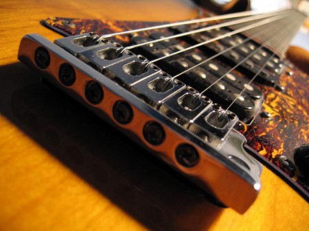 1136guitar_bridge